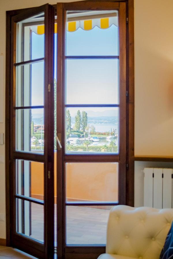 La Casa Sul Porto - Italian Homing Apartment ซีร์มิโอเน ภายนอก รูปภาพ
