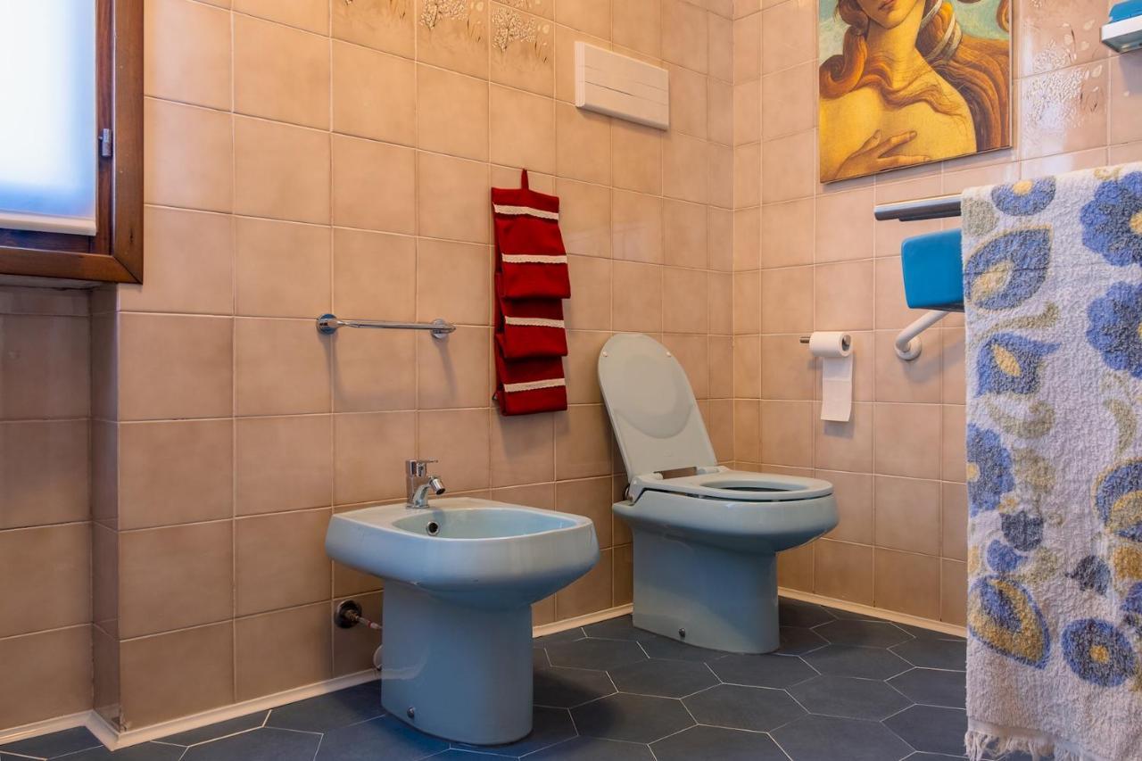 La Casa Sul Porto - Italian Homing Apartment ซีร์มิโอเน ภายนอก รูปภาพ